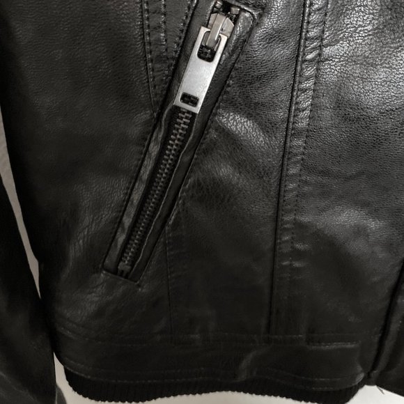 Black Faux Leather Hooded Zip-up Moto Jacket - Picture 3 of 5